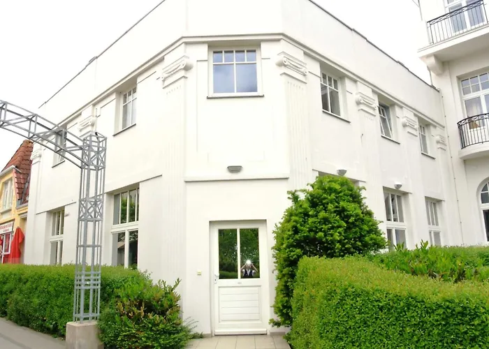 Haus Am Park Whg 02 호텔 Ostseebad Kühlungsborn